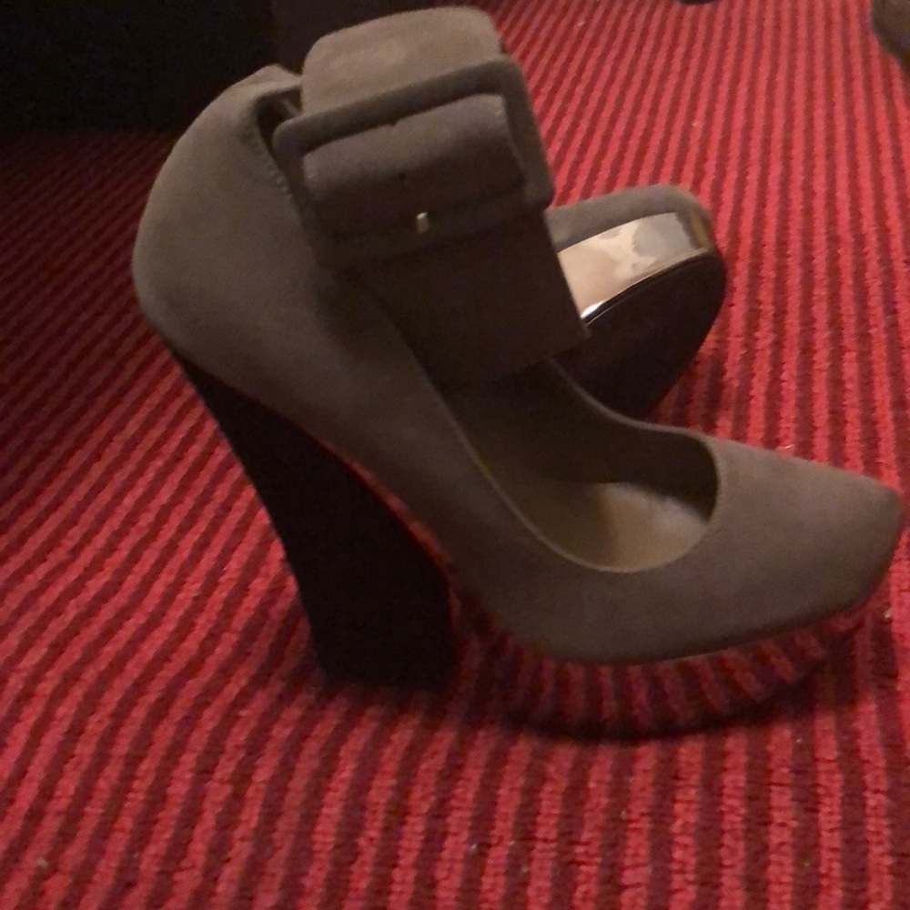 C-Label Platform Heels - Picture 2 of 2